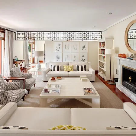 Villa A Stunning, Luxurious Property Marbella